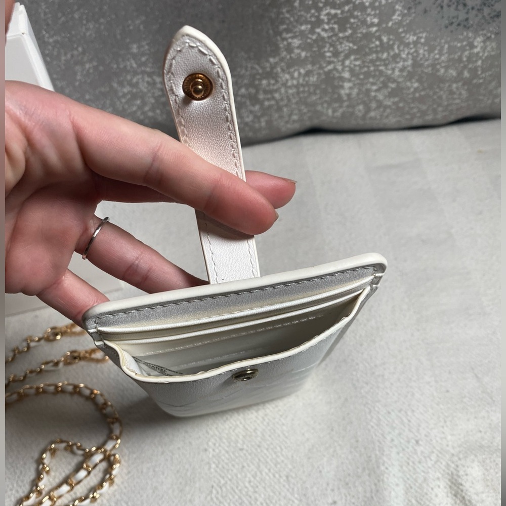 CHANEL White Crossbody - Picture 3 of 10